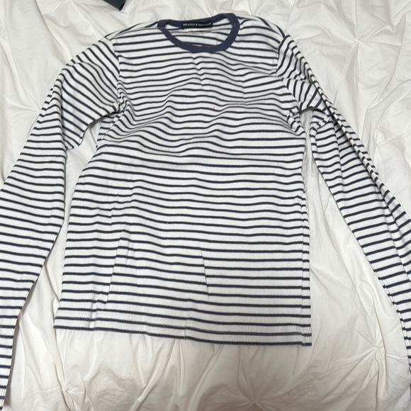 Not my style anymore blue and white long sleeved-super flattering - Picture 1 of 1